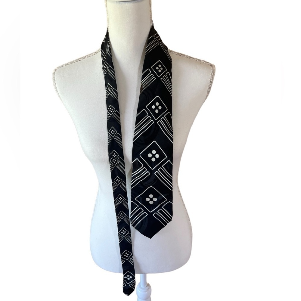 Axxa Black White Geometric Pattern Silk Tie Men’s One‎ Size